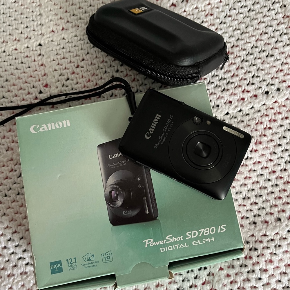 Canon PowerShot SD780 IS Digital Camera (Black) Like New